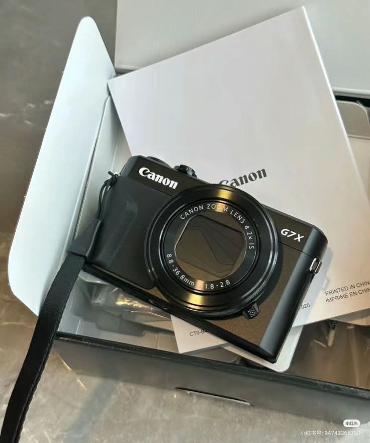 Canon PowerShot G7X Mark III 2